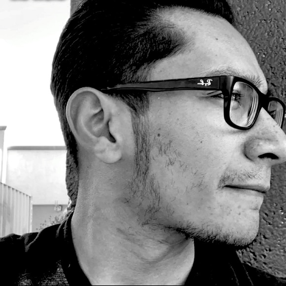 Meet your Posher, Andres - Picture 1 of 1